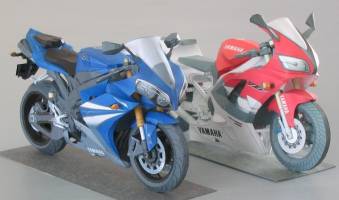 Two YZF-R1s